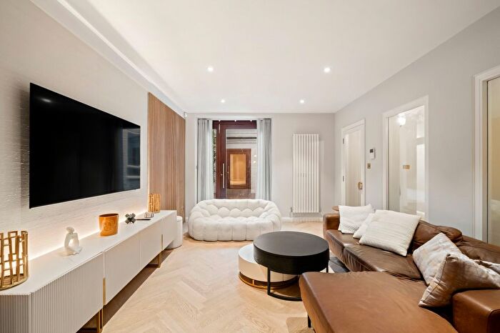 3 Bedroom Terraced House To Rent In Cornwall Gardens, South Kensington, SW7