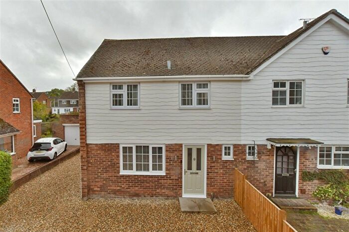 3 Bedroom Semi Detached House For Sale In Prinys Drive, Wigmore, Gillingham, Kent, ME8