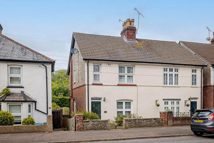 2 Bedroom Semi-Detached House For Sale In Beechwood Road, Caterham, CR3