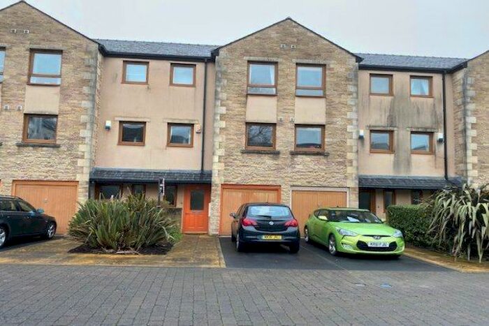 3 Bedroom Property To Rent In Waterside, Lancaster, LA1
