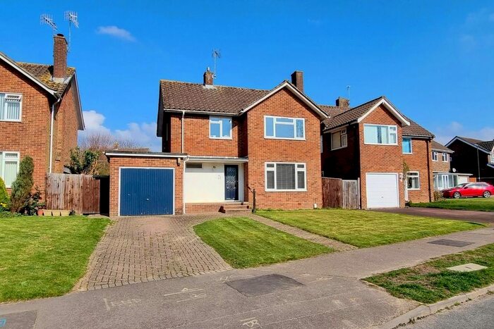 3 Bedroom Property To Rent In Leighlands, Crawley, RH10