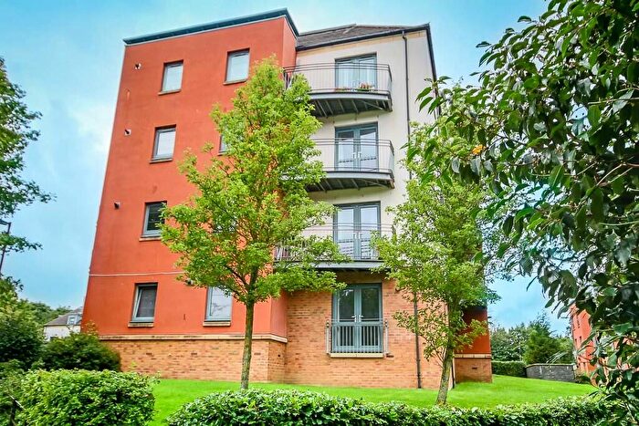 2 Bedroom Apartment To Rent In Kaims Terrace, Livingston, EH54