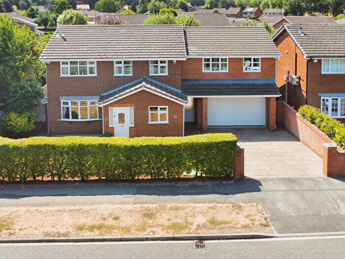 5 Bedroom Detached House For Sale In Common Lane, Tickhill, Doncaster, DN11