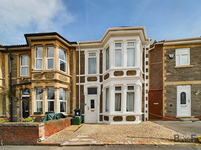 3 Bedroom End Of Terrace House To Rent In North Street, Downend, BS16