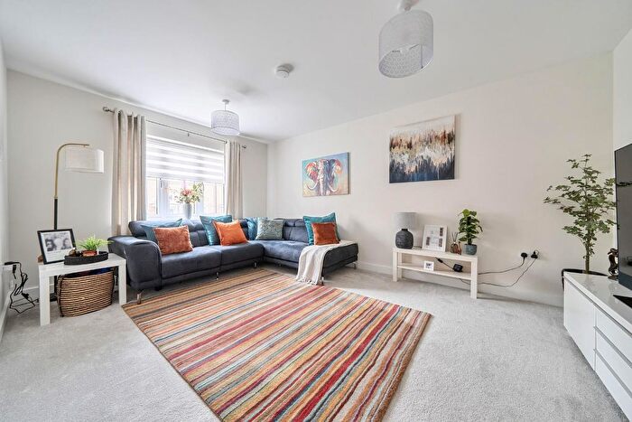 4 Bedroom Detached House For Sale In Alder Grove, Waterlooville, PO8