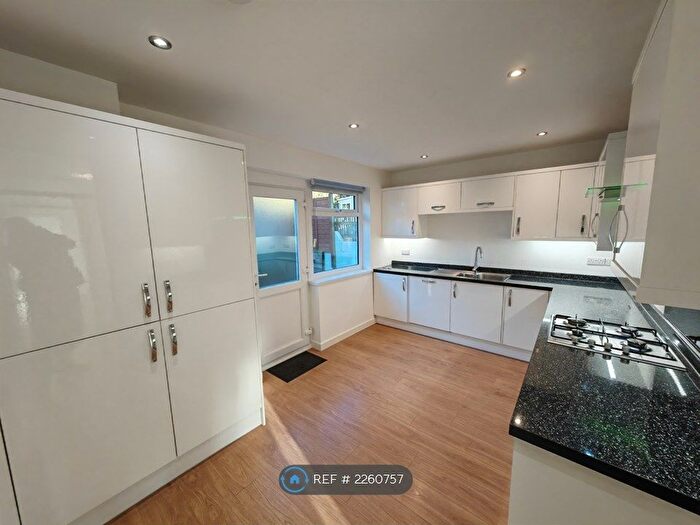 2 Bedroom Terraced House To Rent In Palatine Close, Torquay, TQ1