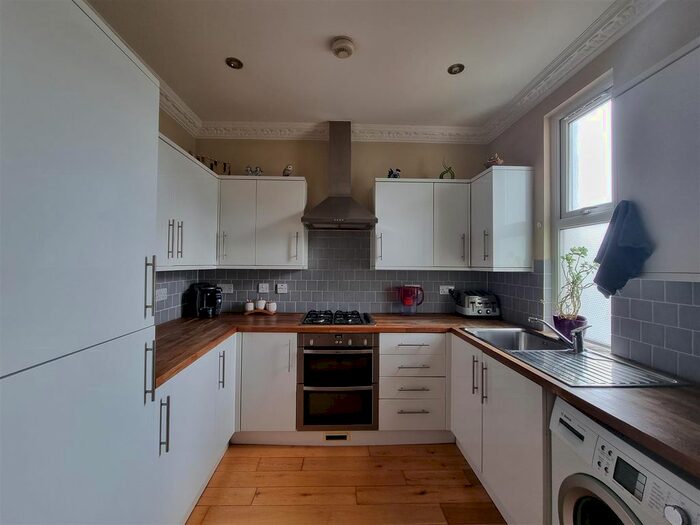 2 Bedroom Maisonette To Rent In Lansdowne Road, Tottenham, London, N17