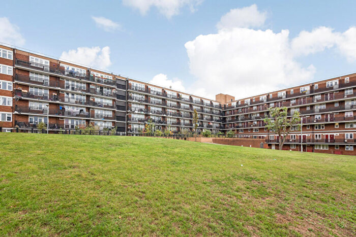 1 Bedroom Flat For Sale In Lockwood Square, London, SE16