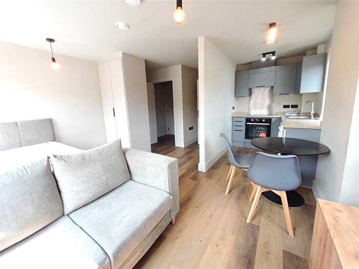 Apartment To Rent In Holgate Court, Western Road, Romford, RM1