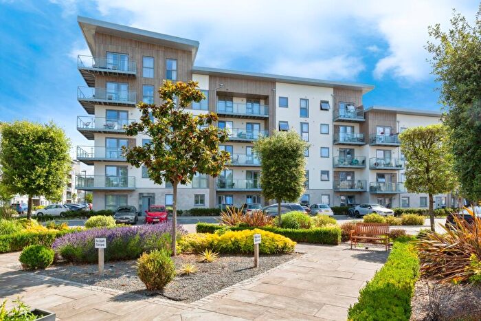 2 Bedroom Flat For Sale In Kingston Close, Maidenhead, Berkshire, SL6