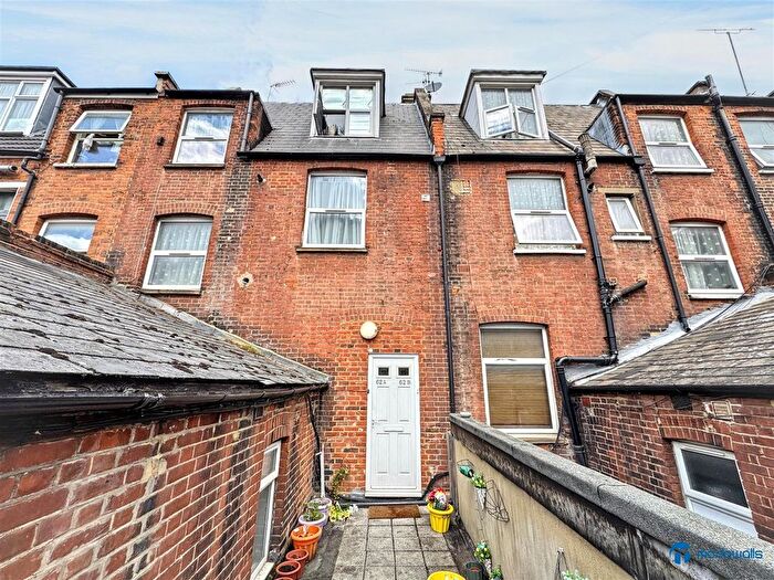 1 Bedroom Flat To Rent In East Street, Barking, IG11