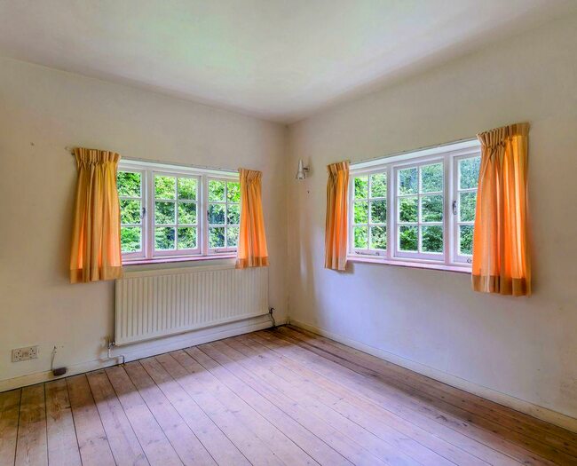 4 Bedroom Detached House For Sale In Tillingbourne, House, Shalford Road, Guildford, GU4