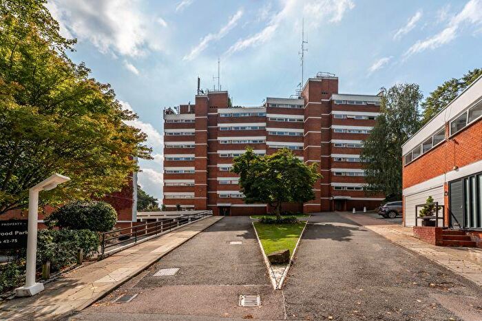 3 Bedroom Apartment To Rent In Southwood Lawn Road, Highgate Village, N6