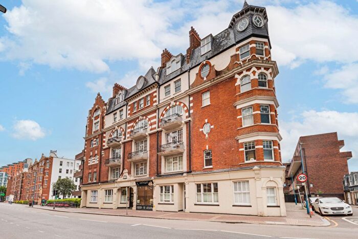 2 Bedroom Flat To Rent In University Mansions, Lower Richmond Road, London, SW15