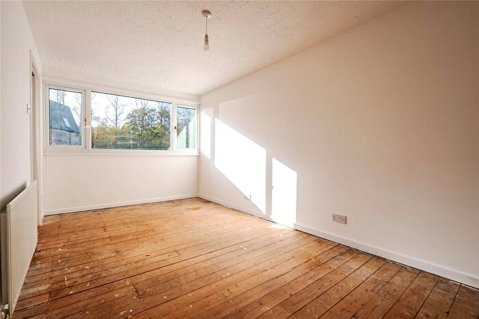 3 Bedroom Terraced House For Sale In Garry Close, Bletchley, Buckinghamshire, MK2