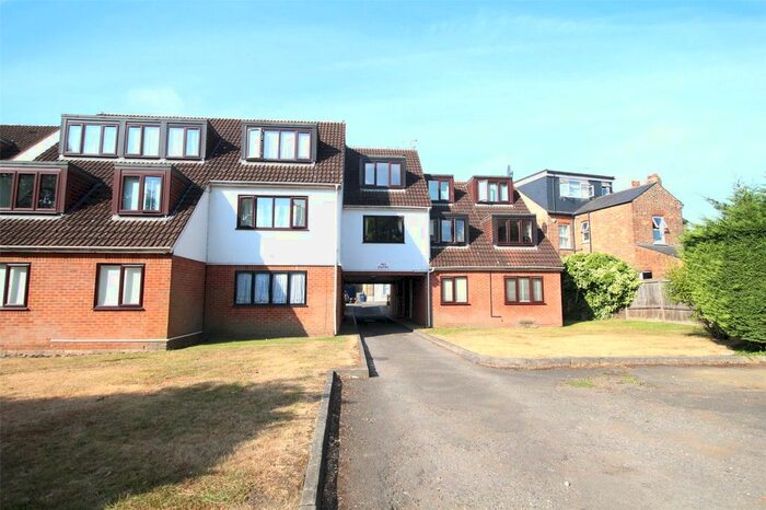 1 Bedroom Studio To Rent In Potters Road, New Barnet, EN5