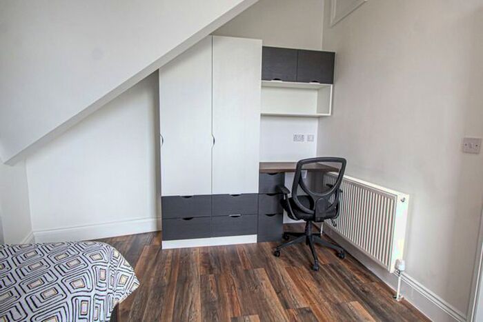 1 Bedroom Flat To Rent In Clarendon Road, Leeds, LS2