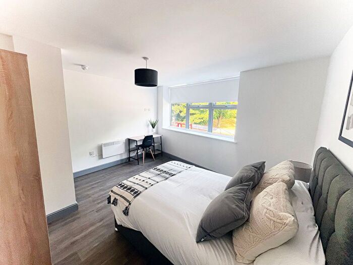 1 Bedroom Flat To Rent In , Leeds Road, Castleford, WF10