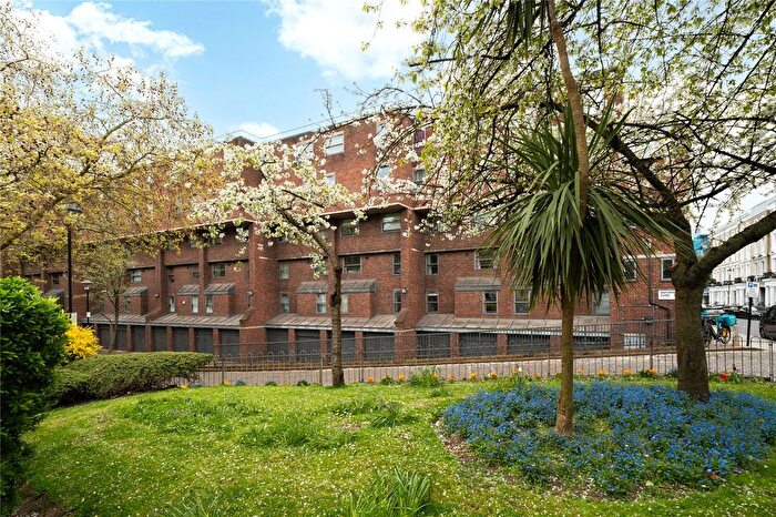 1 Bedroom Maisonette For Sale In Dartmouth Close, London, W11