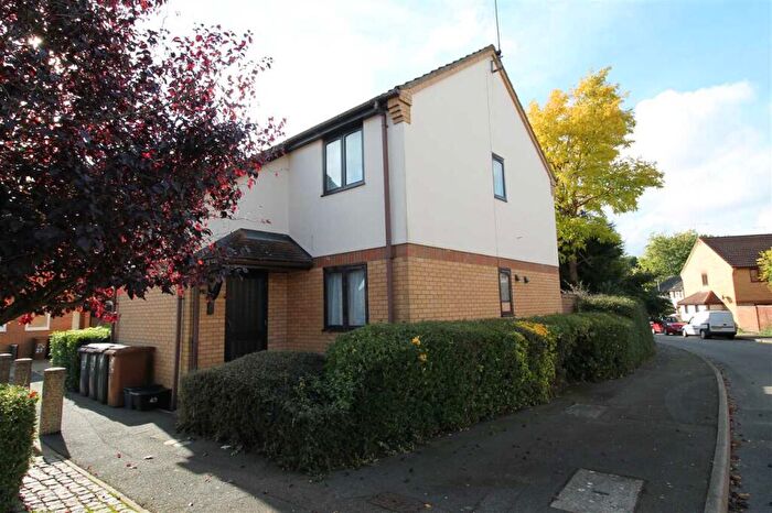 1 Bedroom Apartment To Rent In Woodpecker Way, Northampton, NN4
