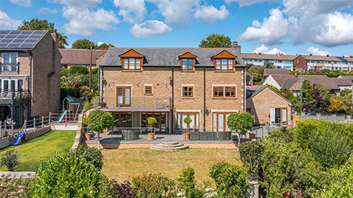 7 Bedroom Detached House For Sale In The View, Hough Side Lane, Pudsey, West Yorkshire, LS28