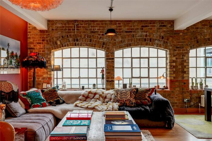 2 Bedroom Flat To Rent In Gemini House, - Bermondsey Street, SE1