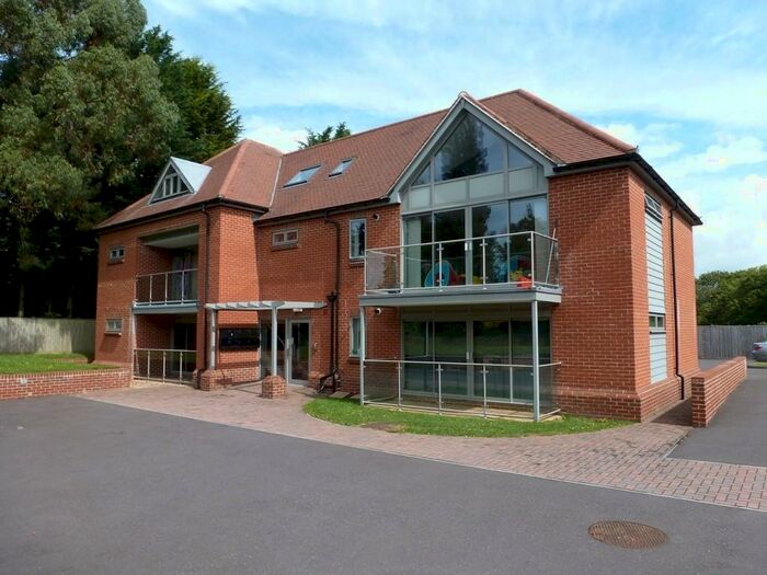 2 Bedroom Flat To Rent In Dorchester Road, Yeovil, BA20