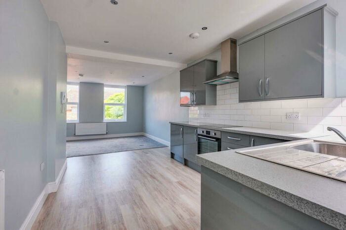 1 Bedroom Apartment To Rent In Camper Road, Southend-on-sea, SS1