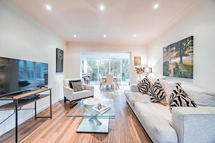 5 Bedroom Detached House For Sale In Moss Bank, Bramhall, SK7