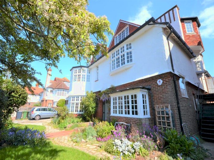 3 Bedroom Flat To Rent In Saffrons Road, Eastbourne, BN21
