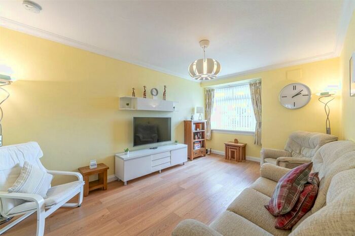 2 Bedroom Flat For Sale In Crewe Terrace, Edinburgh, EH5