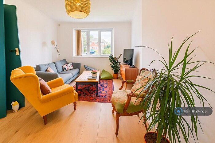 3 Bedroom Semi-Detached House To Rent In Winterburn Avenue, Manchester, M21