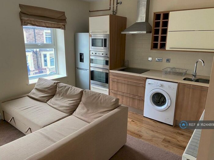 2 Bedroom Flat To Rent In Roath, Cardiff, CF24