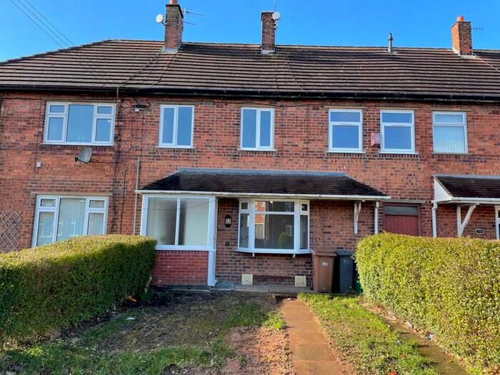 3 Bedroom Town House To Rent In Finstock Avenue, Blurton, Stoke-On-Trent, Staffordshire, ST3