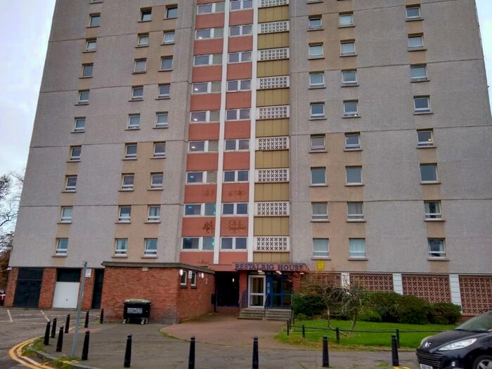 2 Bedroom Flat To Rent In Restalrig Gardens, Edinburgh EH7
