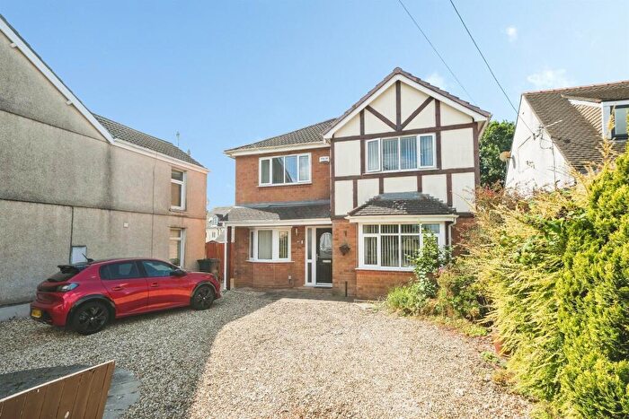 4 Bedroom Detached House For Sale In Loughor Road, Gorseinon, Swansea, SA4
