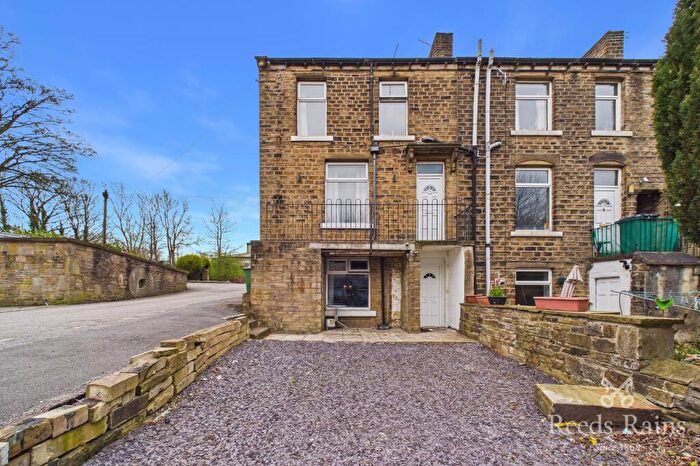 3 Bedroom End Of Terrace House To Rent In Halifax Road, Huddersfield, West Yorkshire, HD3