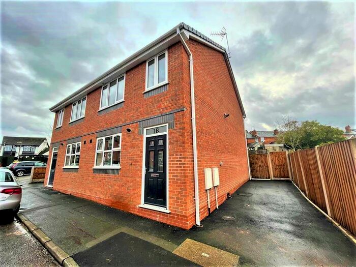 3 Bedroom Semi-Detached House To Rent In Handley Street, Wednesbury, WS10