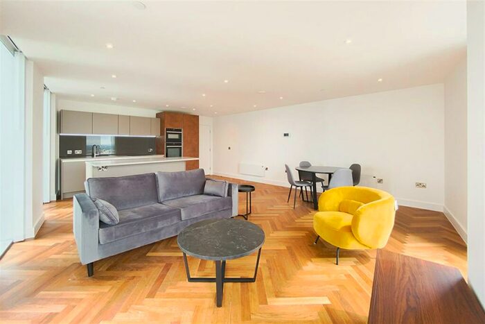 2 Bedroom Apartment To Rent In East Tower, M15