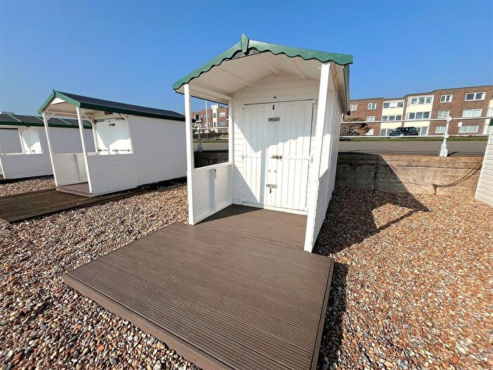 Chalet For Sale In De La Warr Parade, Bexhill On Sea, TN40