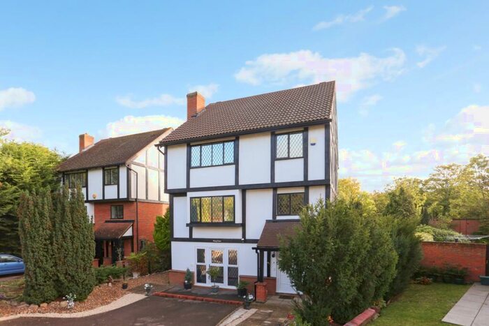 4 Bedroom Detached House To Rent In Molember Road, East Molesey, KT8