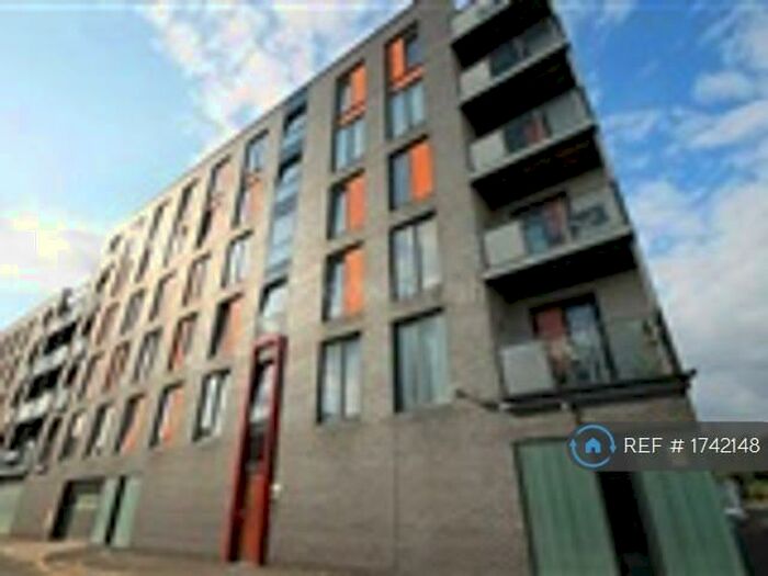 2 Bedroom Flat To Rent In Springfield Court, Salford, M3