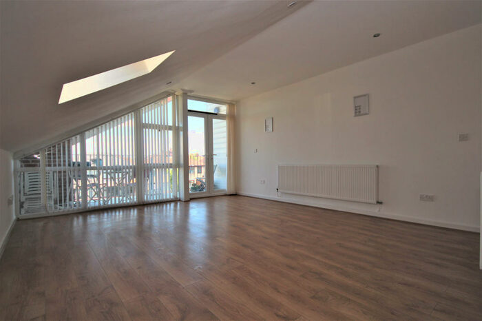2 Bedroom Flat To Rent In Roxburgh Street, Bootle, Merseyside, L20