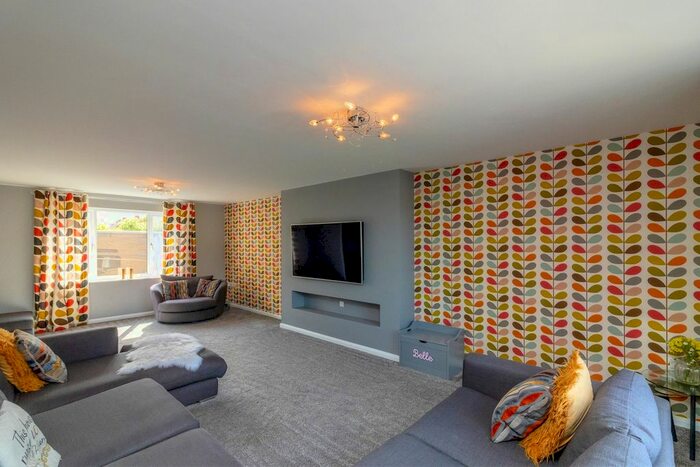 5 Bedroom Detached House To Rent In Worsbrough Road, Birdwell, Barnsley, S70