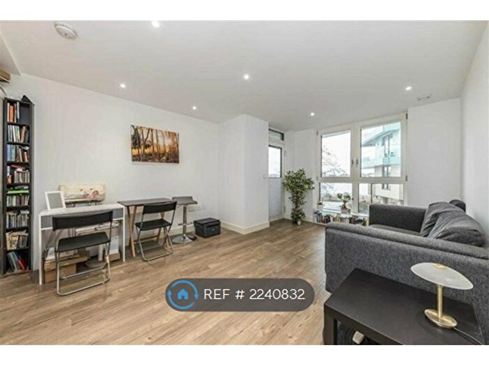 1 Bedroom Flat To Rent In Lariat Apartments, London, SE10