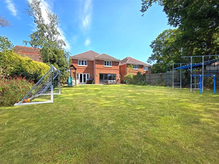 5 Bedroom Detached House For Sale In Locks Road, Locks Heath, Southampton, SO31