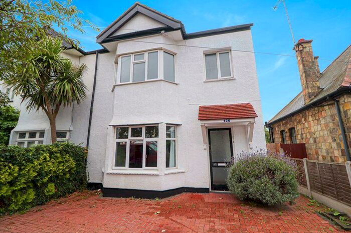 1 Bedroom Apartment To Rent In Leigh Hall Road, Leigh-On-Sea, SS9