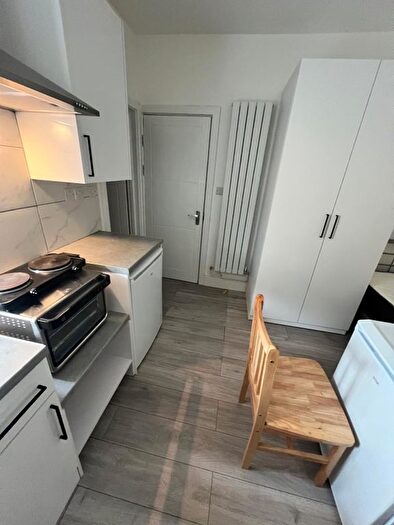 Studio To Rent In Philip Lane, London, N15