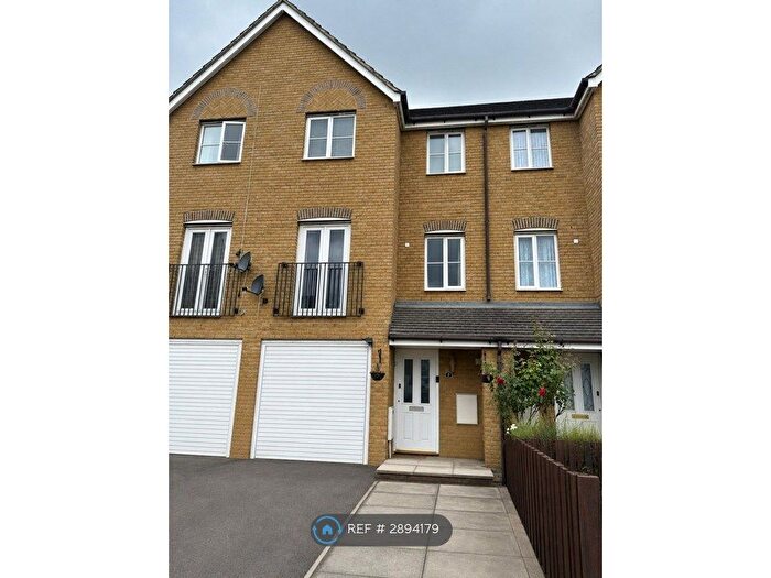 3 Bedroom Terraced House To Rent In Whitfield Crescent, Dartford, DA2
