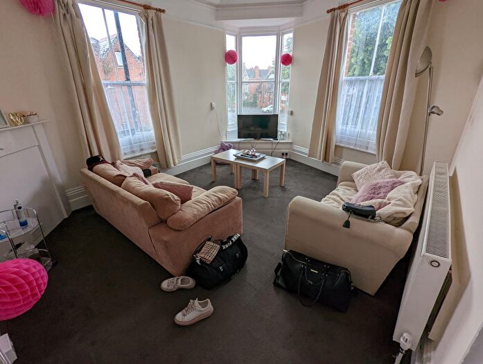 3 Bedroom Flat To Rent In Erleigh Road, Reading, RG1